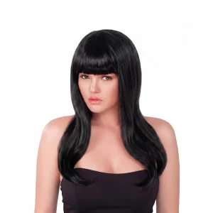 Peluca de melena larga y lisa de color negro con flequillo sobre un maniquí de madera, de la tienda Disfraces Lucero.