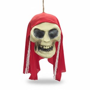 Calavera pirata con pañuelo rojo, trenzas y abalorios para decoración de Halloween.