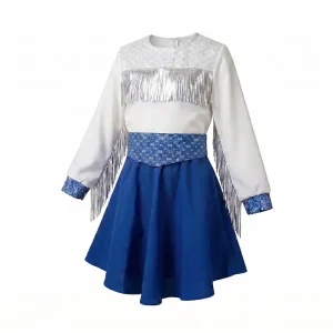 Disfraz de cantante para niña sobre un maniquí compuesto por una camisa blanca de cuello alto con flecos, una falda con vuelo azul y un cinturón ancho estampado de la tienda Disfraces Lucero.