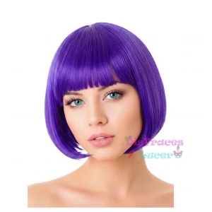 Peluca de corte bob corto de color lila brillante con flequillo recto para disfraz, disponible en Disfraces Lucero.