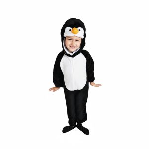 Niño con disfraz de pingüino de una pieza con pechera blanca y gorro con pico naranja.