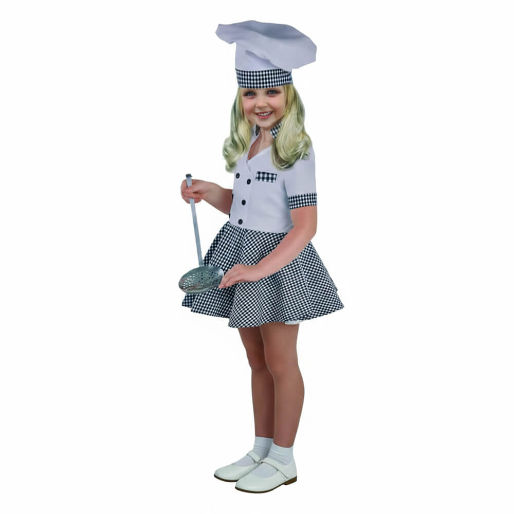 Niña vestida con disfraz de cocinera compuesto por vestido blanco y gorro de chef.