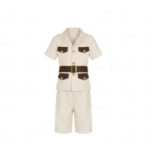 Traje de disfraz de cazador explorador infantil compuesto por chaqueta beige de manga corta con bolsillos marrones, botones dorados, cinturón a juego y pantalón corto, de Disfraces Lucero Madrid.