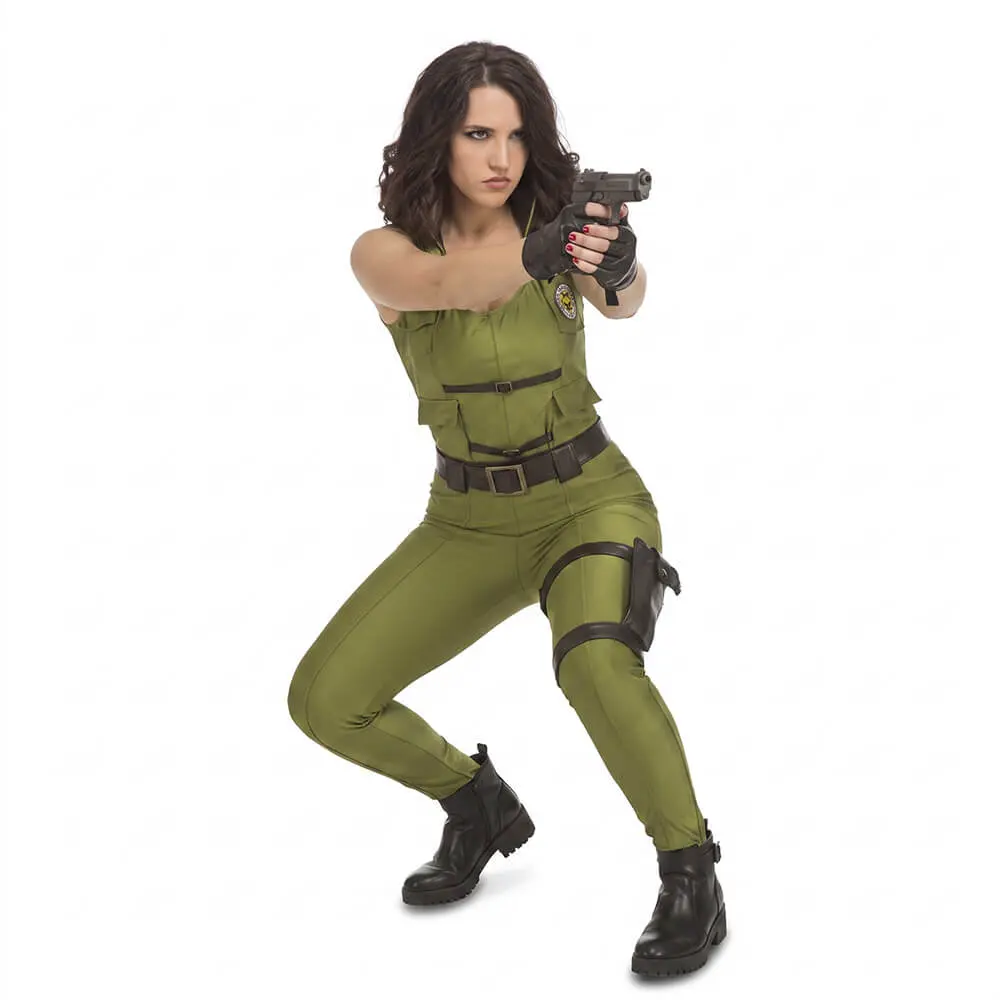 Mujer posando con disfraz completo de Fuerza de Asalto con top verde caqui, pantalón, cinturón, pistolera y mitones de Disfraces Lucero.