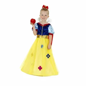 Niña con disfraz de princesa del bosque en tonos verdes y tierra, con capa con cuello y tocado floral.