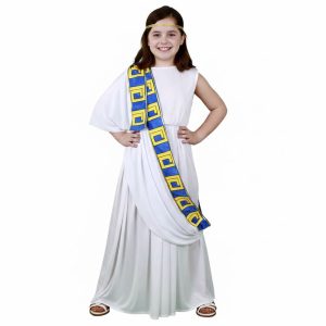 Niña con disfraz de romana compuesto por túnica blanca, manto rojo y cinta dorada en la cabeza.