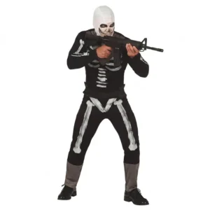 Hombre posando con disfraz de Soldado Esqueleto táctico militar con estampado de huesos y capucha de calavera de Disfraces Lucero.