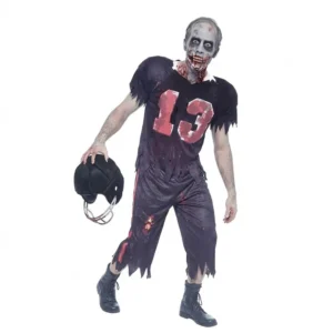 Hombre posando con disfraz de Zombie Jugador de Rugby sangriento con dorsal 13, pantalón y casco negro de Disfraces Lucero.