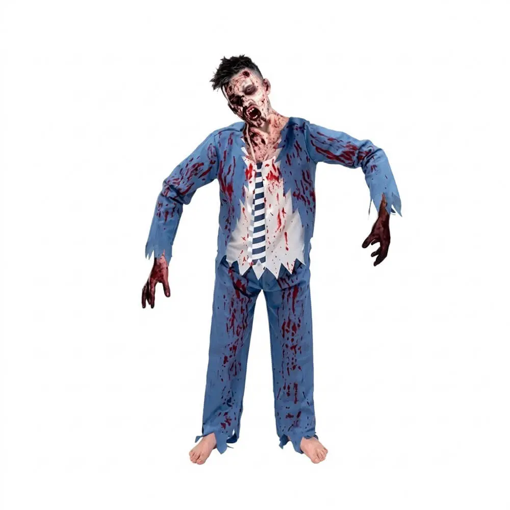 Hombre posando con disfraz de Zombie Colegial sangriento con chaqueta azul rasgada, pantalón y corbata de Disfraces Lucero.