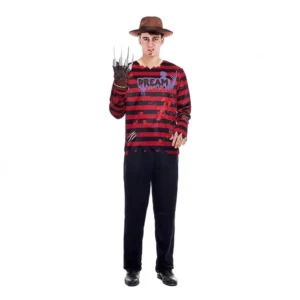 Hombre posando con disfraz estilo Freddy Krueger con camiseta a rayas rojas y negras desgarrada y pantalón negro de Disfraces Lucero.