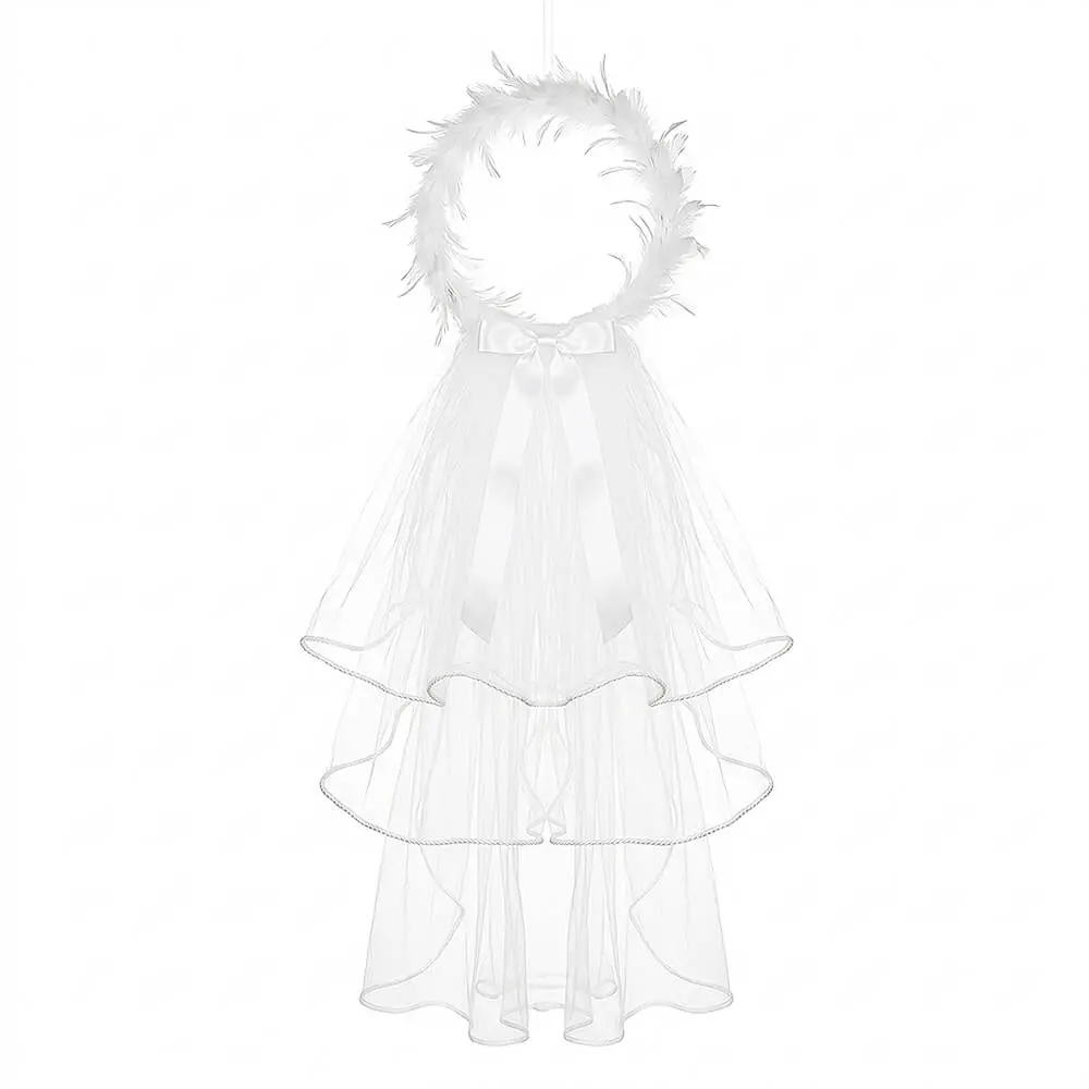 Velo de novia blanco con detalle de plumas en la parte superior, accesorio para disfraz de la tienda Disfraces Lucero.