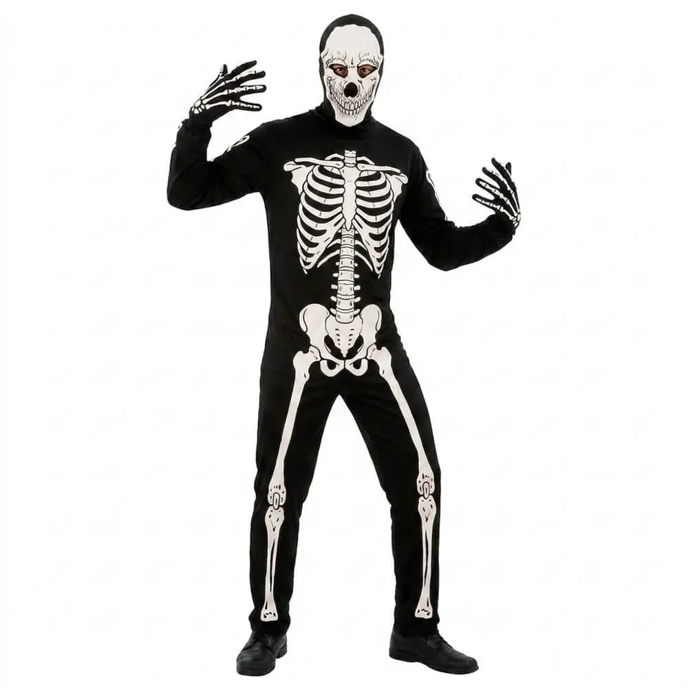 Hombre posando con disfraz de esqueleto clásico completo con mono, verdugo de calavera y guantes de Disfraces Lucero.