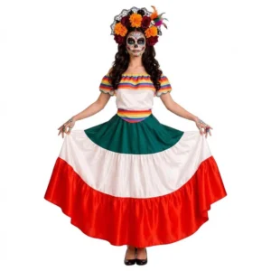 Mujer posando con disfraz de Mexicana con vestido largo tricolor en verde, blanco y rojo con fajín de Disfraces Lucero.