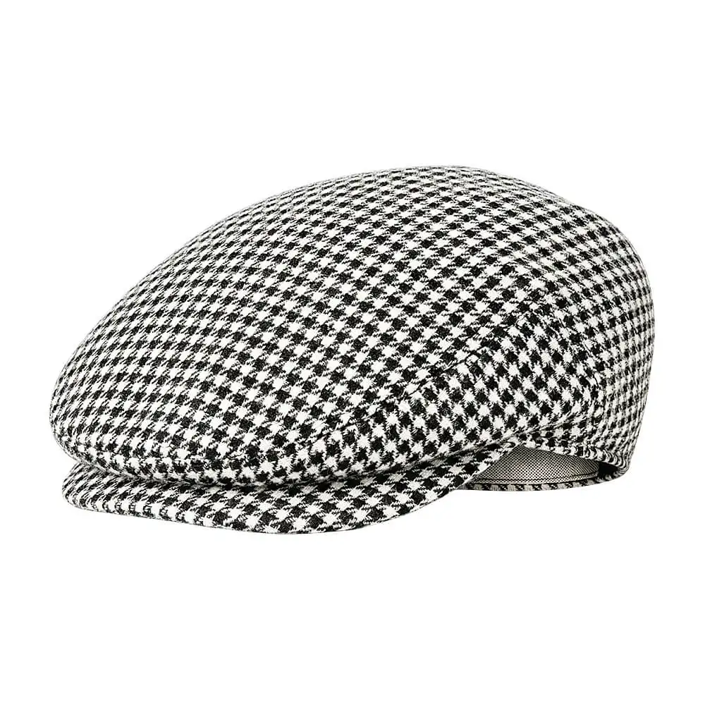 Gorro tradicional de chulapo madrileño (parpusa) con estampado de cuadros, disponible en la tienda Disfraces Lucero.